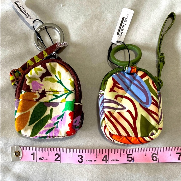 Vera Bradley Floral Bag Charm Key Chain set! Zipper Pockets SUPER CUTE NWT - Picture 1 of 8
